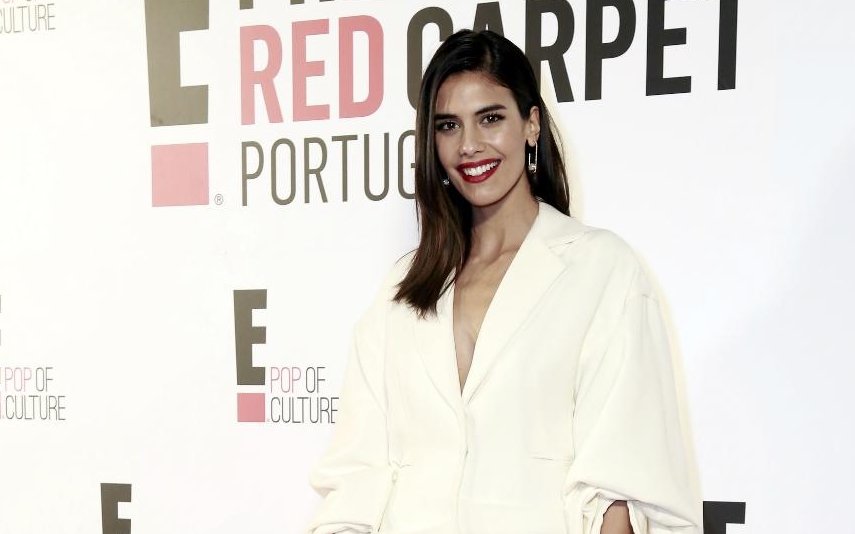 Isabela Valadeiro ganha E! Revelação