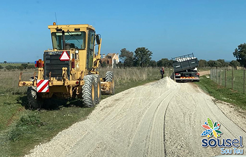 TRABALHOS DE REPARAÇÃO DE CAMINHOS RURAIS E AGRÍCOLAS CONTINUAM EM TODO O CONCELHO