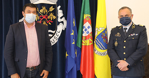 COMANDANTE DO COMANDO TERRITORIAL DA GNR DE PORTALEGRE APRESENTA CUMPRIMENTOS À CÂMARA MUNICIPAL DE SOUSEL