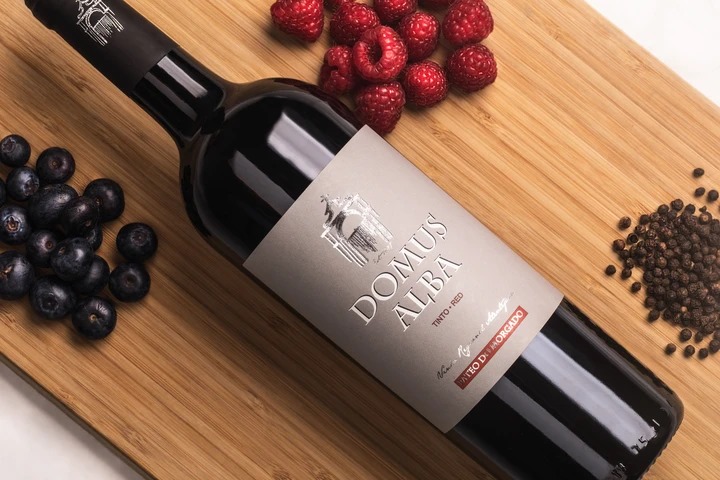 PATEO DO MORGADO VENCE MEDALHA DE OURO EM CONCURSO INTERNACIONAL DE VINHOS