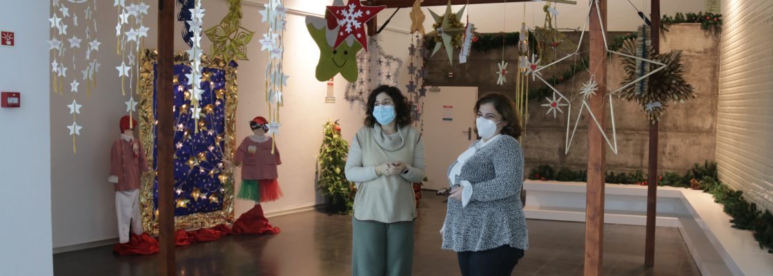 Exposição de Natal das crianças e idosos do concelho na Biblioteca Municipal
