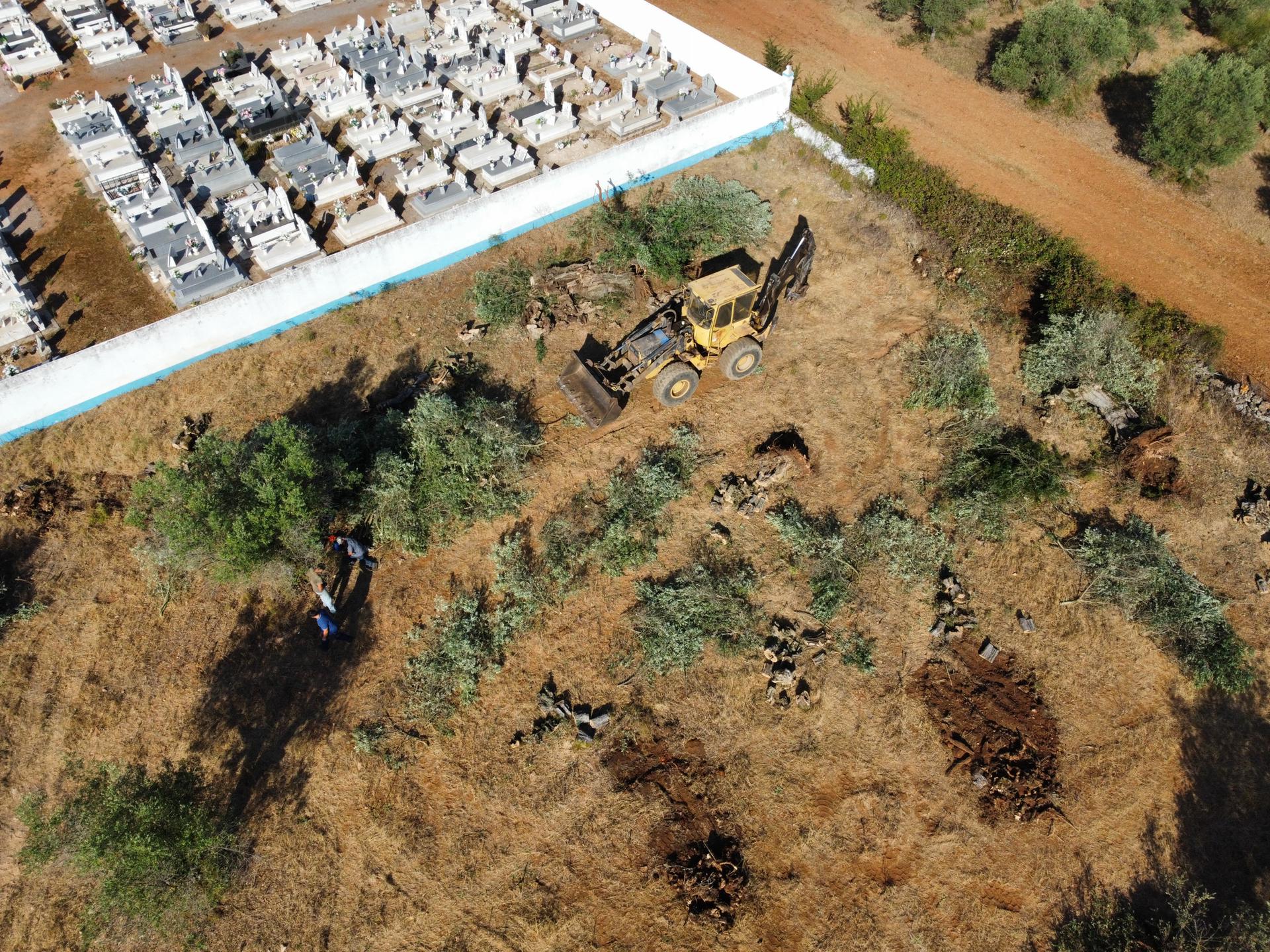 Já começaram as obras de ampliação do Cemitério de Cano