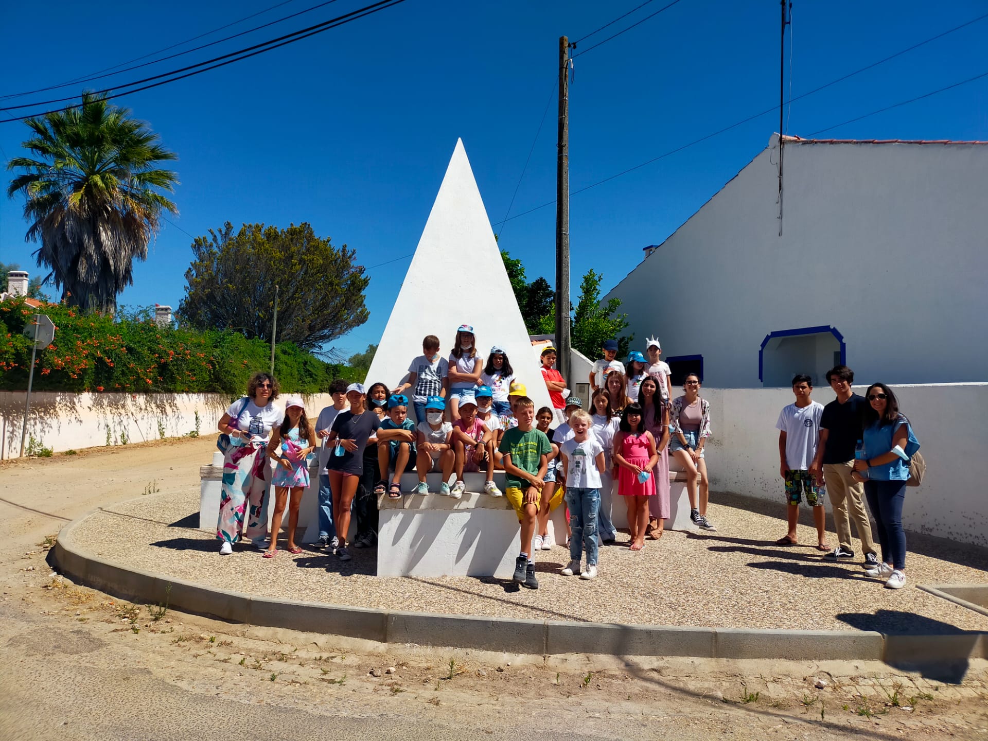 Participantes das “Férias de Verão” visitaram freguesias do concelho