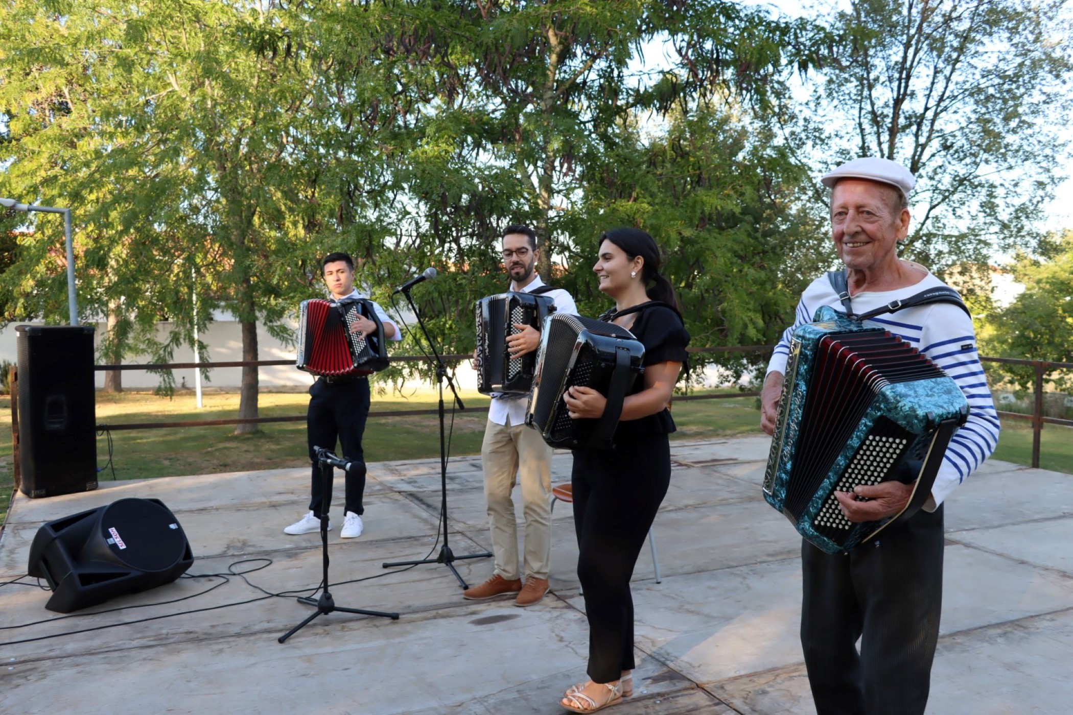 5º Festival de Acordeão Martinho Dimas trouxe música e animação aos jardins da biblioteca