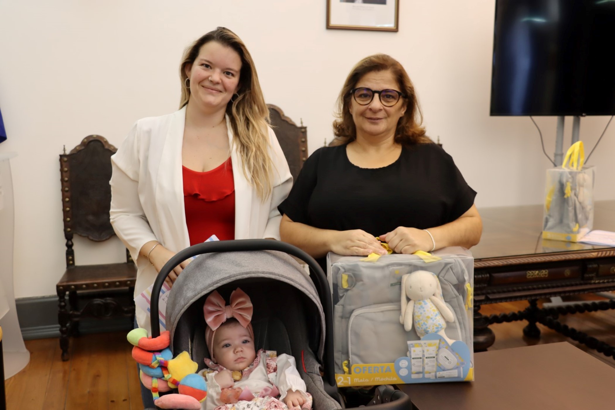 Câmara Municipal entregou cabazes de incentivo à natalidade