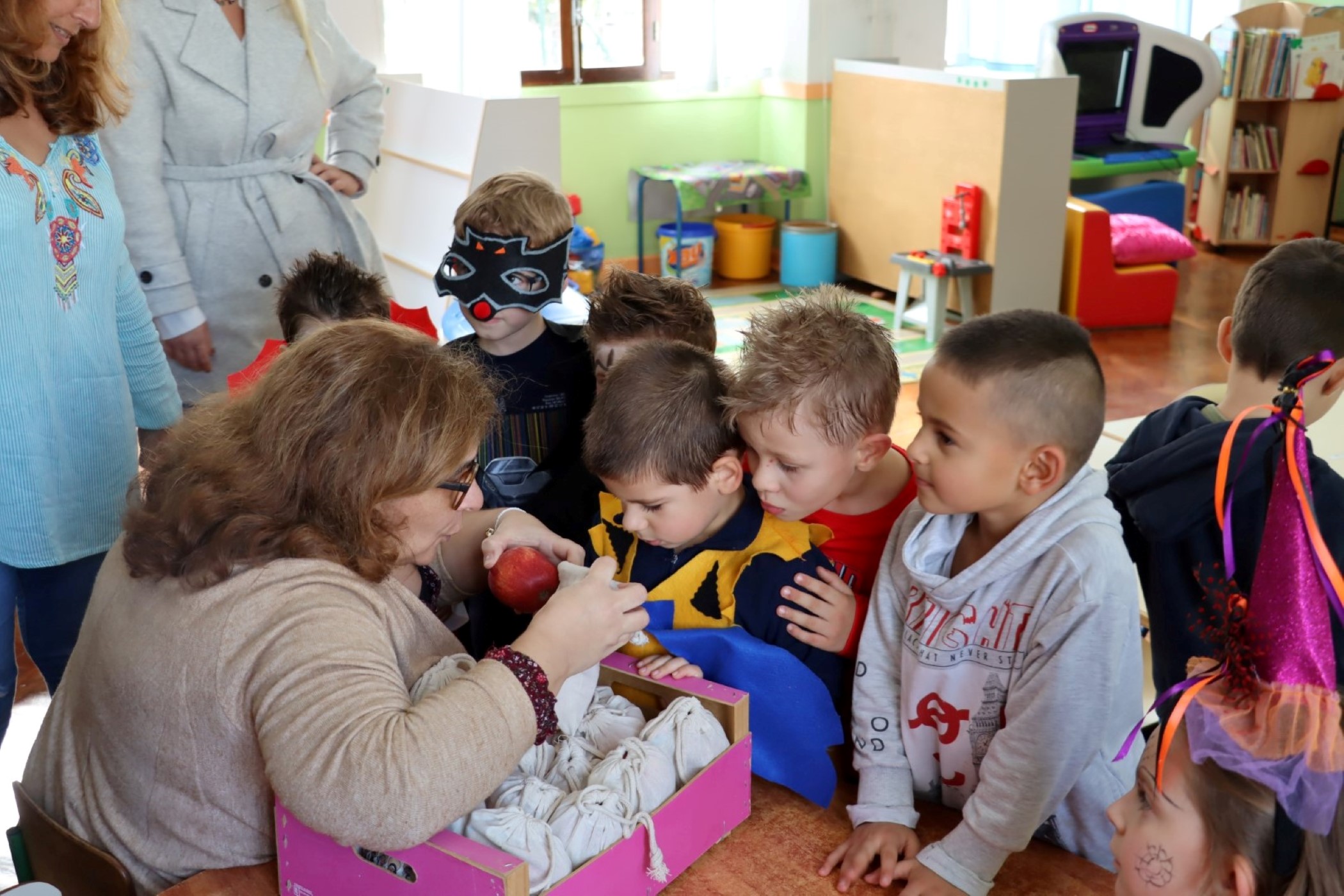 Os “Santinhos” chegaram às escolas e IPSS do concelho