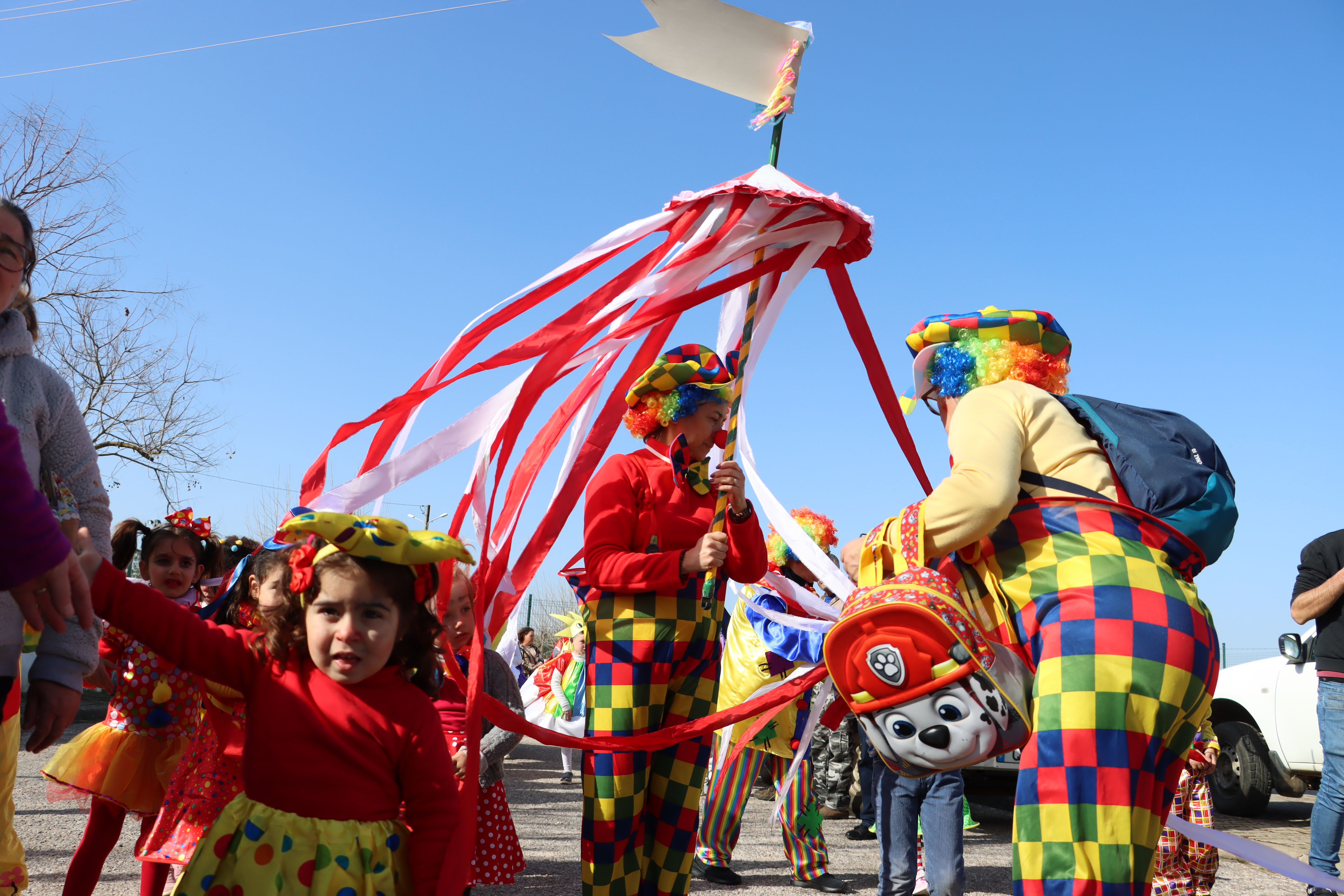 Desfiles saíram à rua em Cano e Casa Branca