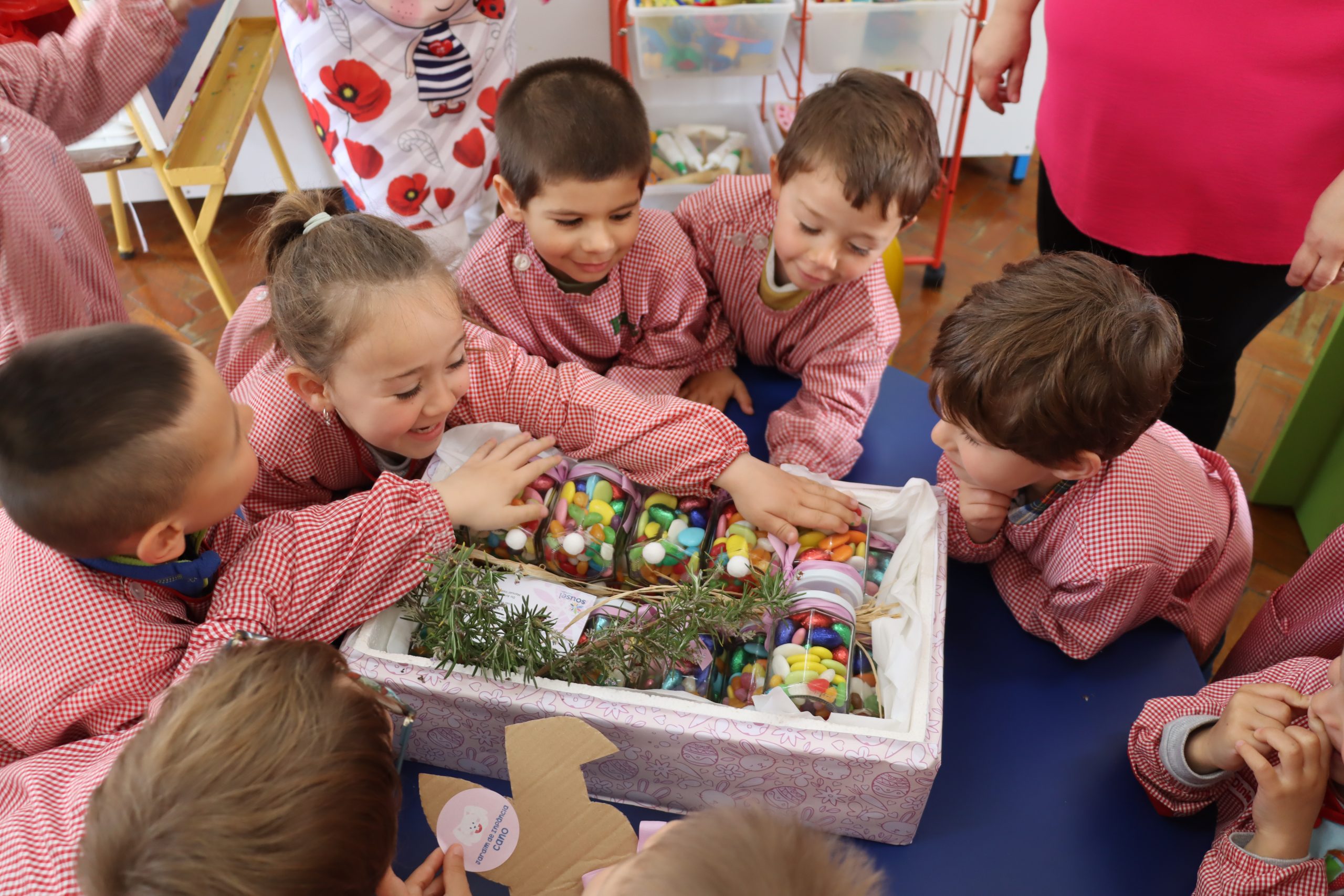 Município de Sousel entregou lembranças de Páscoa às crianças e idosos do concelho