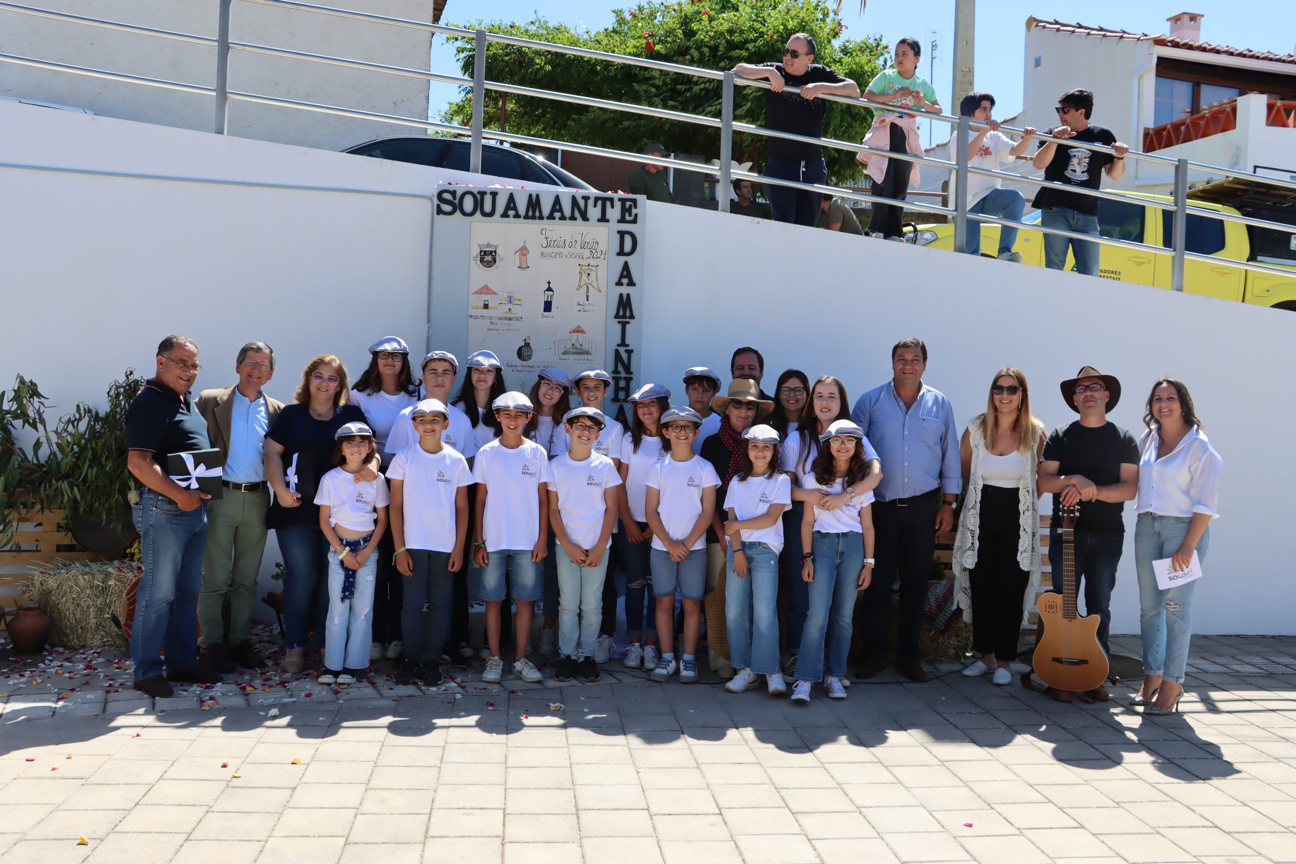 Painel de Azulejos pintados por crianças homenageia a Aldeia de Santo Amaro