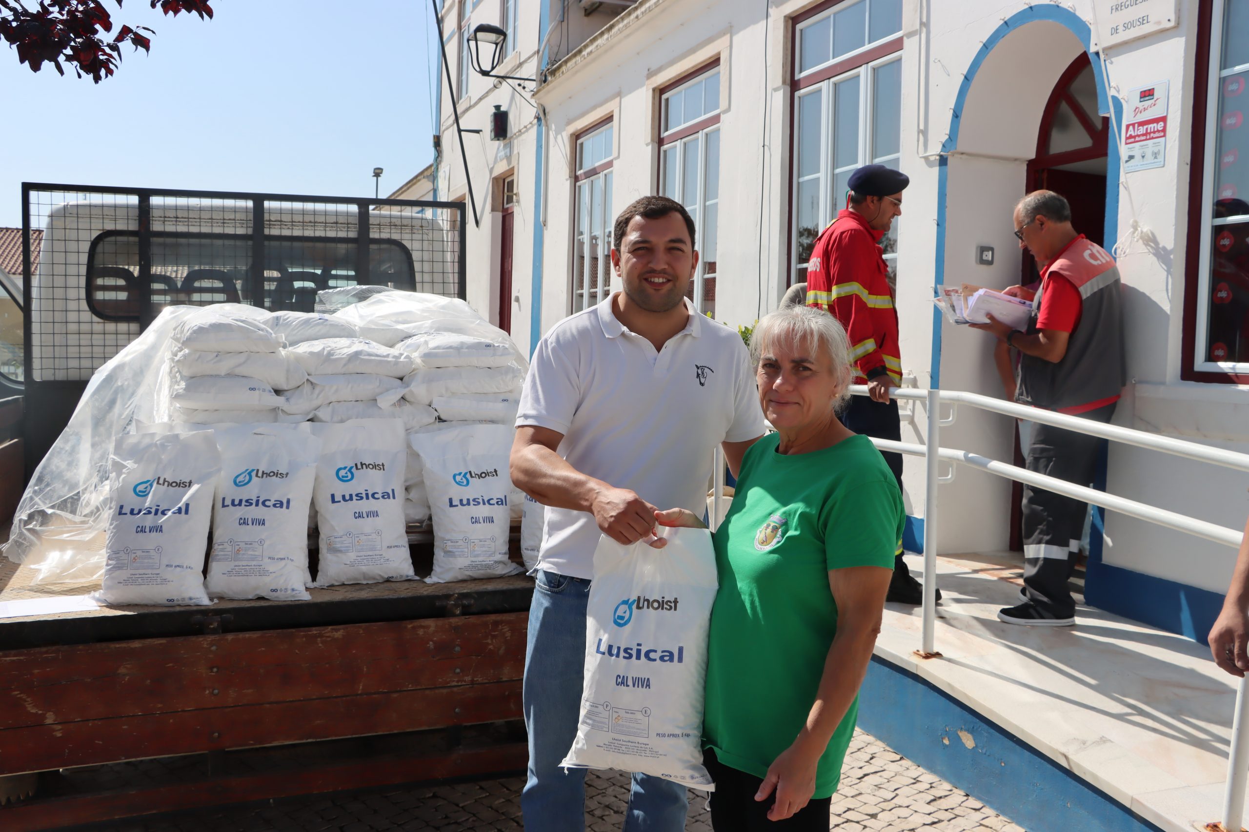 Câmara Municipal de Sousel entregou 1 tonelada de cal a mais de 200 munícipes