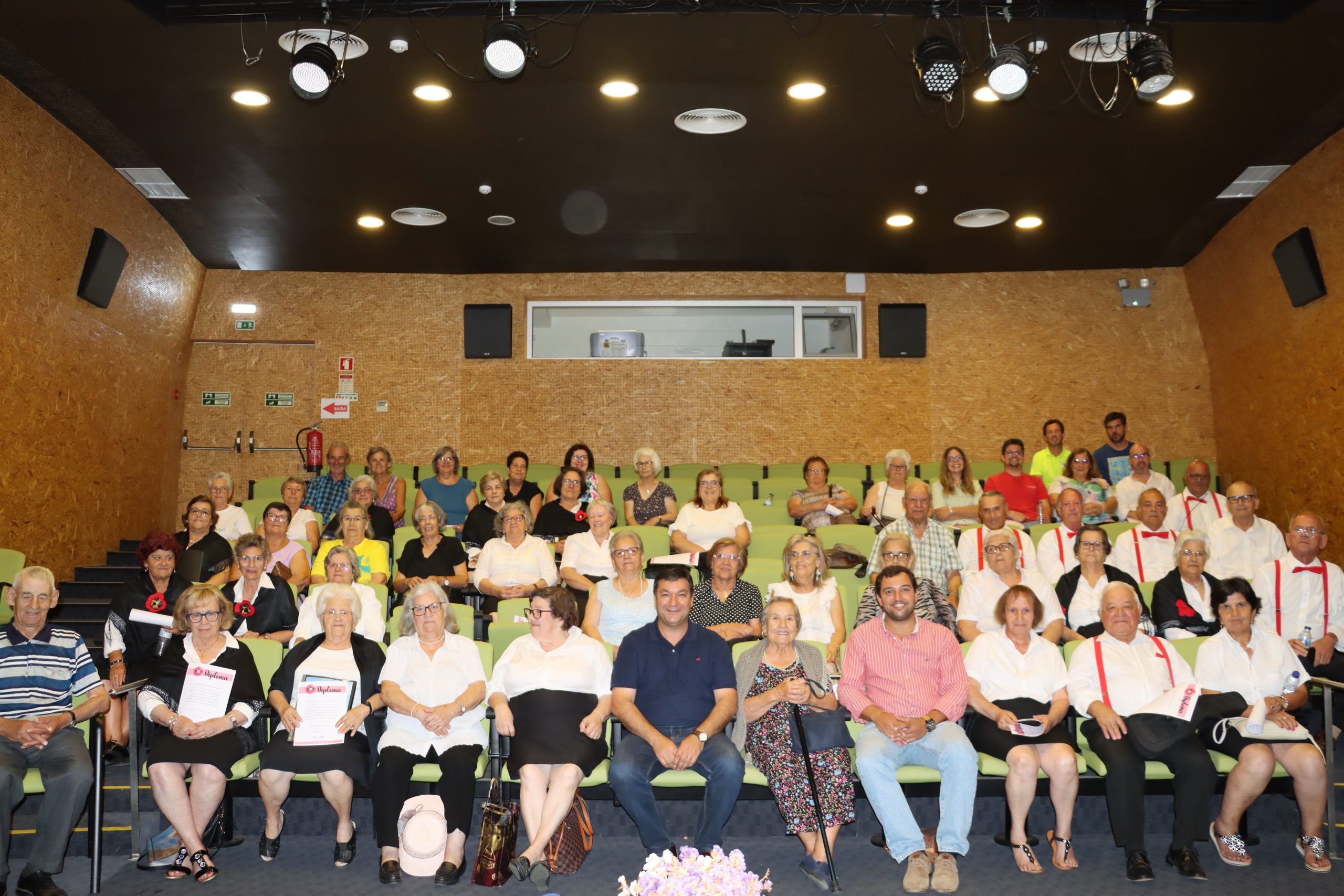 Festa e Viagem de encerramento do ano letivo da Universidade Sénior