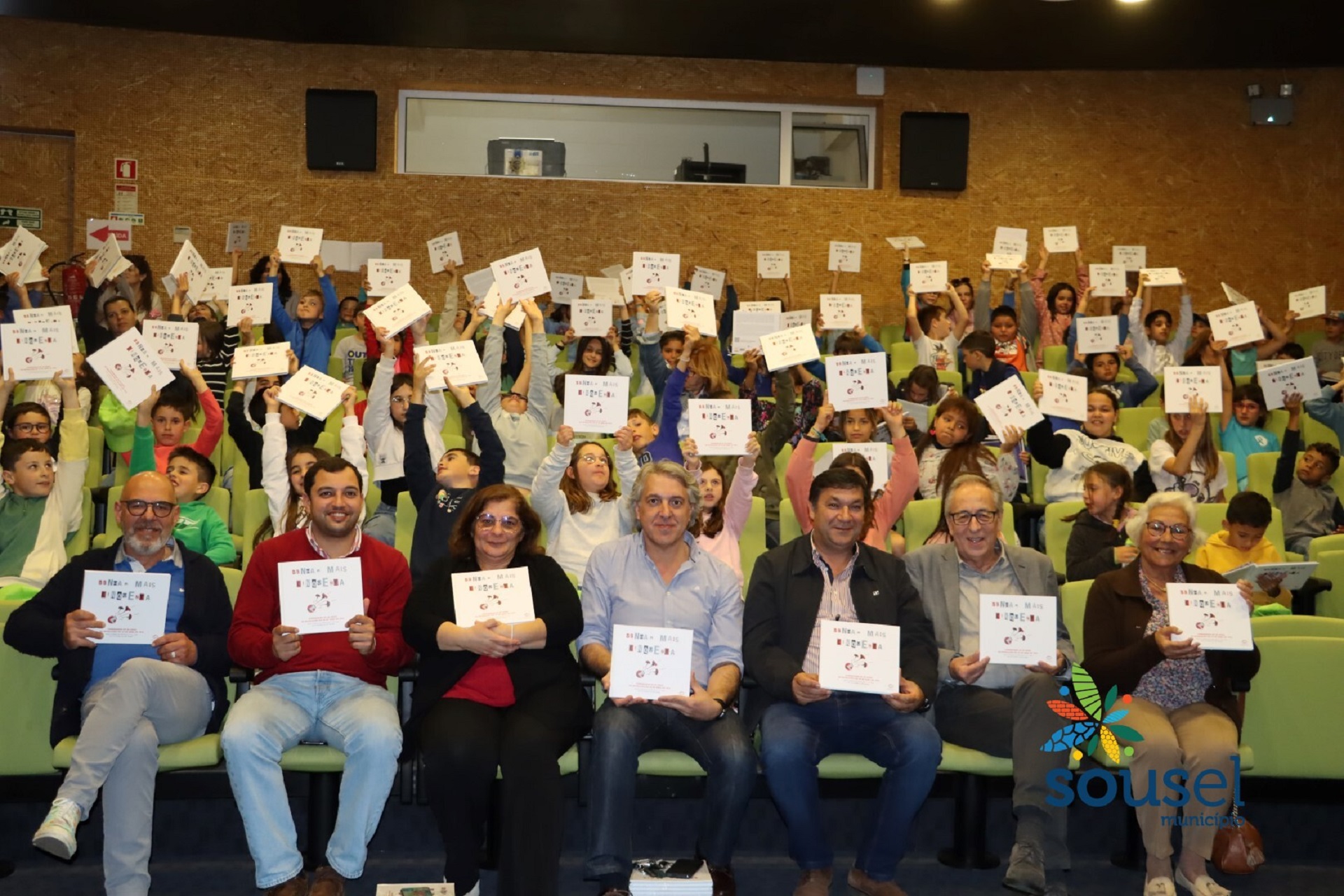 “Venham mais cinquenta”, livro escrito e ilustrado por alunos do Alto Alentejo, apresentado em Sousel