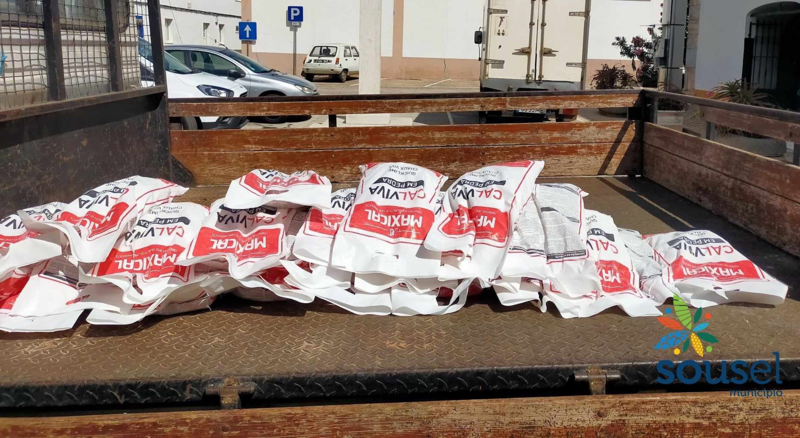 Câmara Municipal de Sousel entregou mais de 1 tonelada de cal aos munícipes