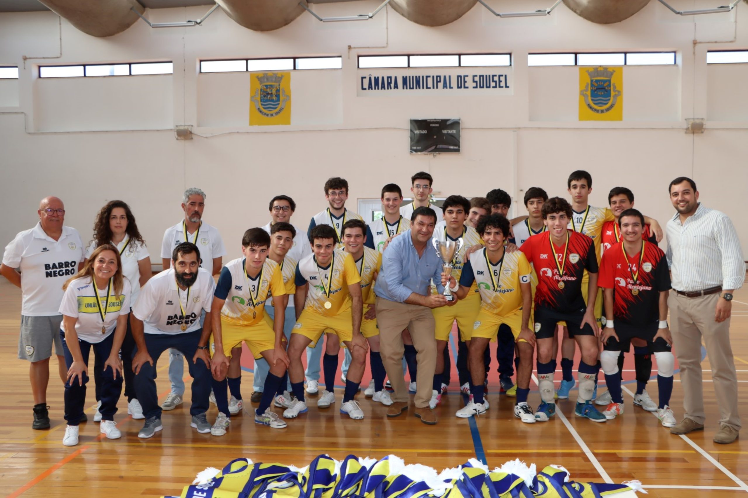 Juniores da UDC Sousel recebem a Taça de Campeões Distritais Sub19