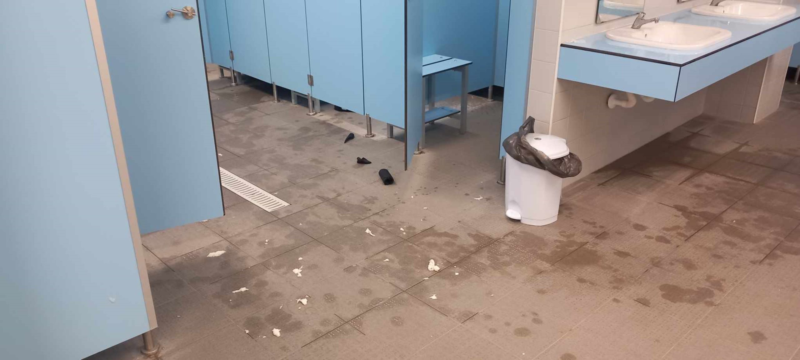 Balneário da Piscina Municipal foi alvo de atos de vandalismo