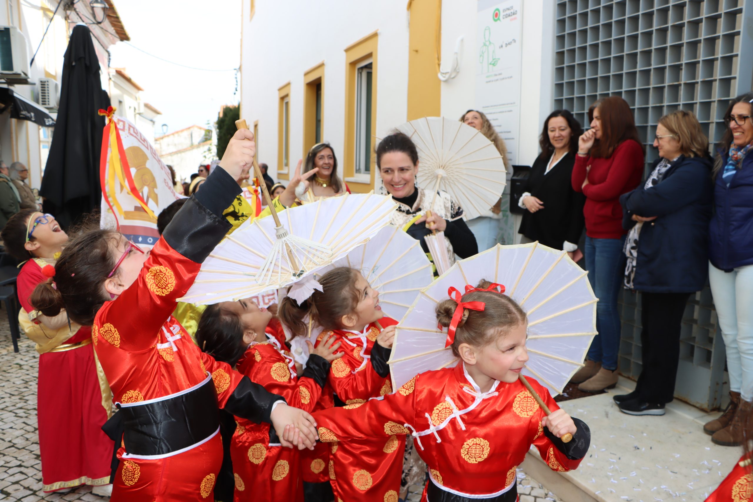 Corso escolar de Carnaval em Sousel com folia e animação