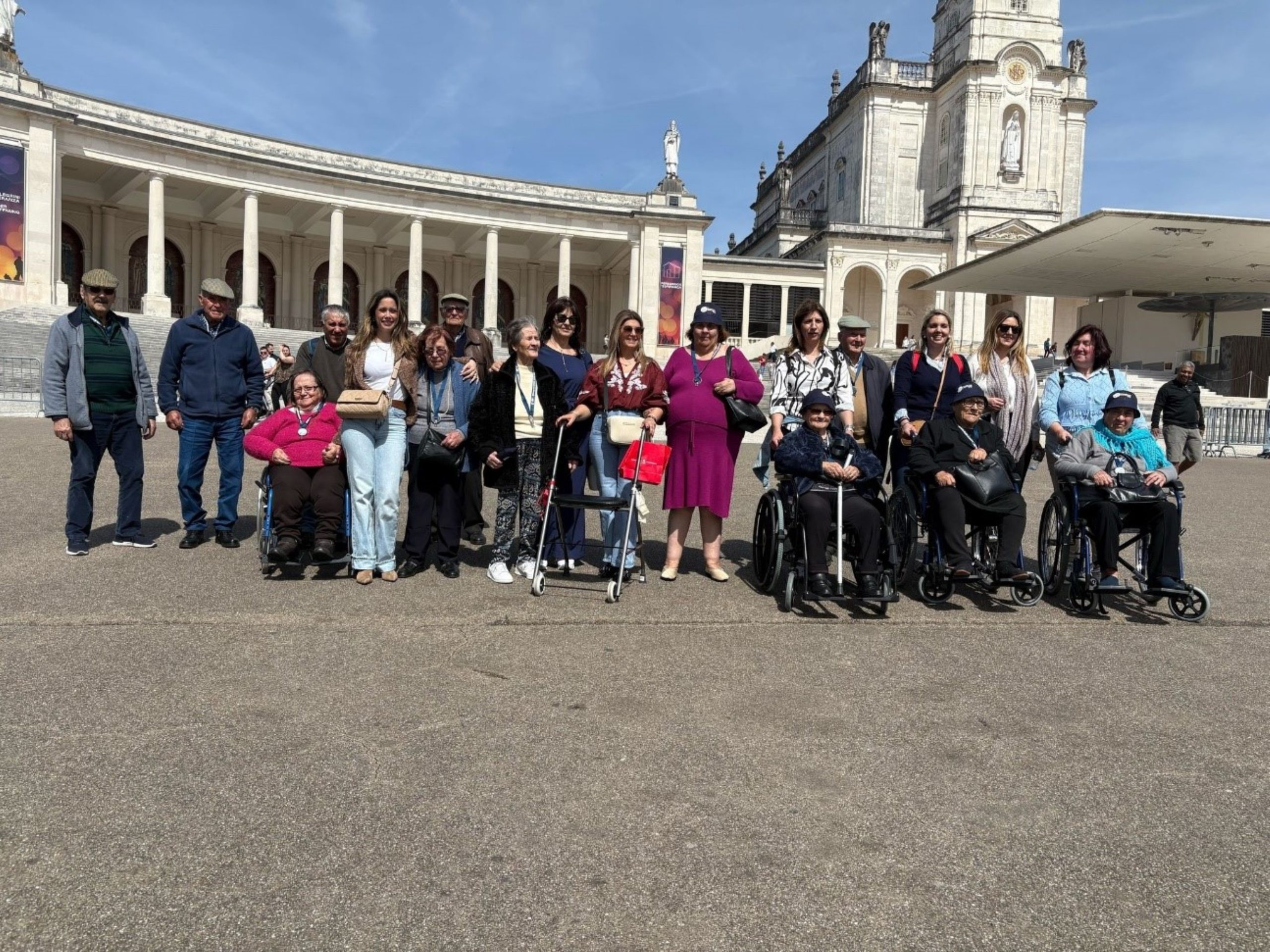 Movimento “Gente Grande em Grande” levou idosos do concelho e utentes do CACI a Fátima