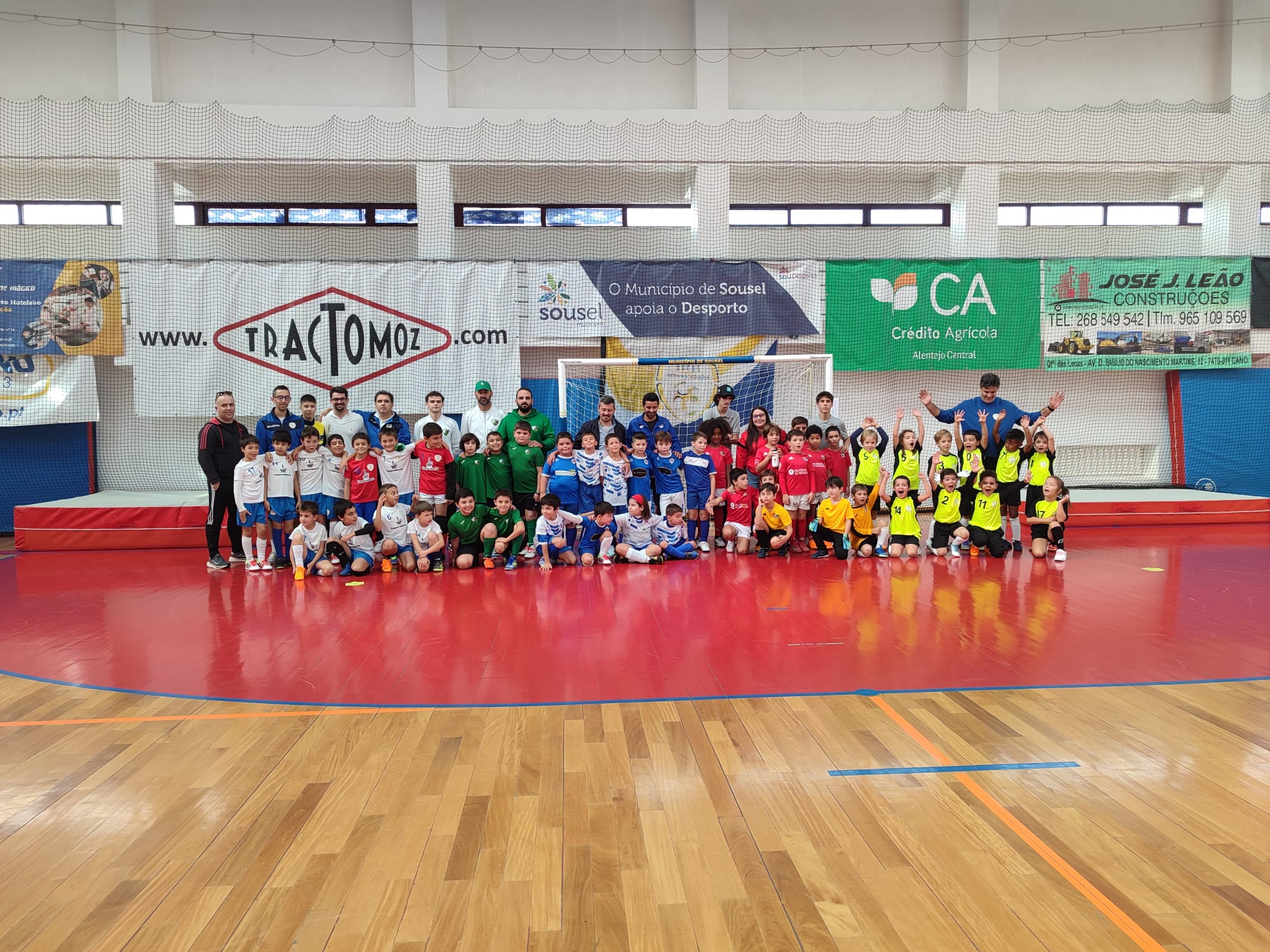 Futsalegre juntou muitas crianças no Pavilhão Municipal de Sousel