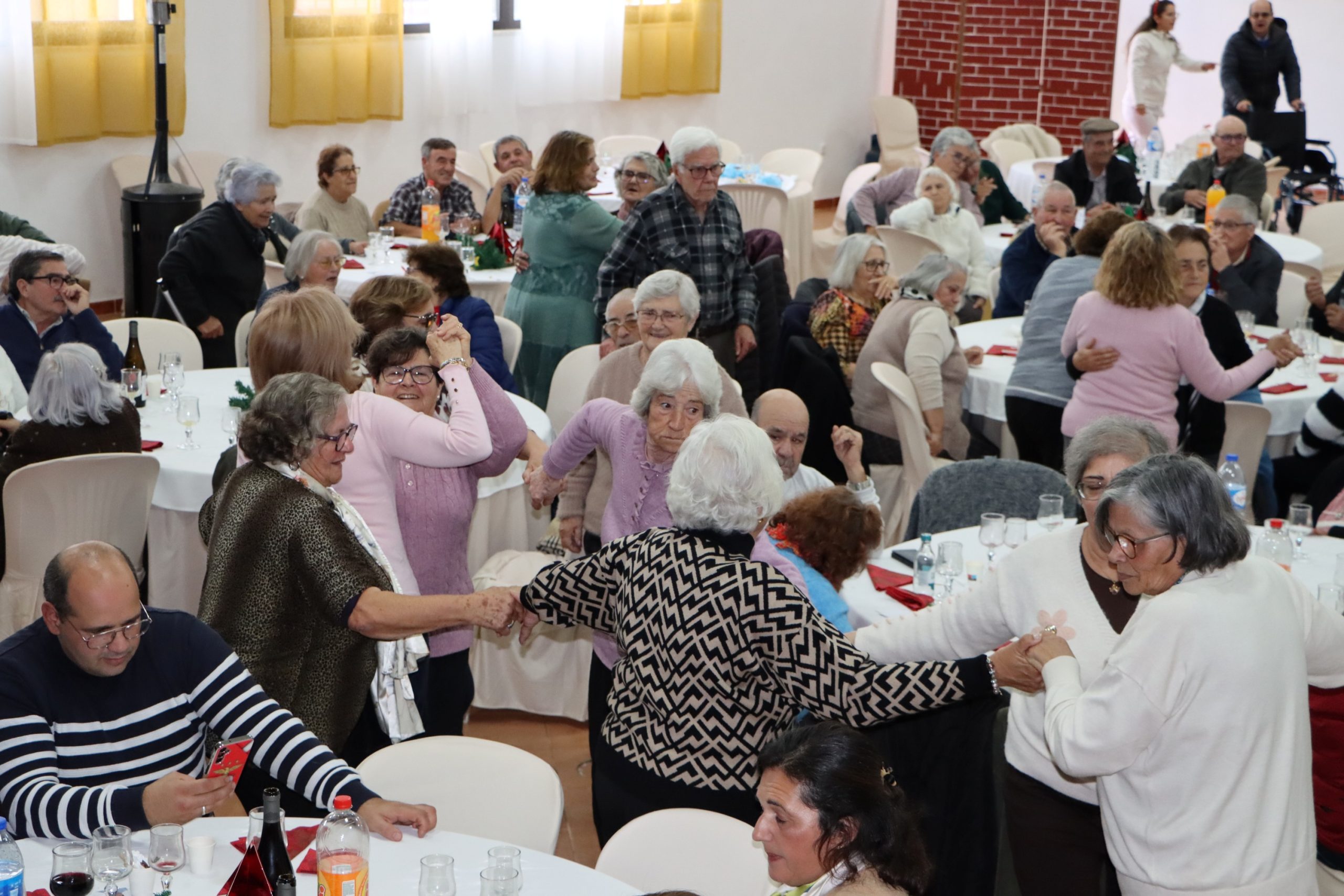 Cano celebrou o Natal com casa cheia e espírito festivo