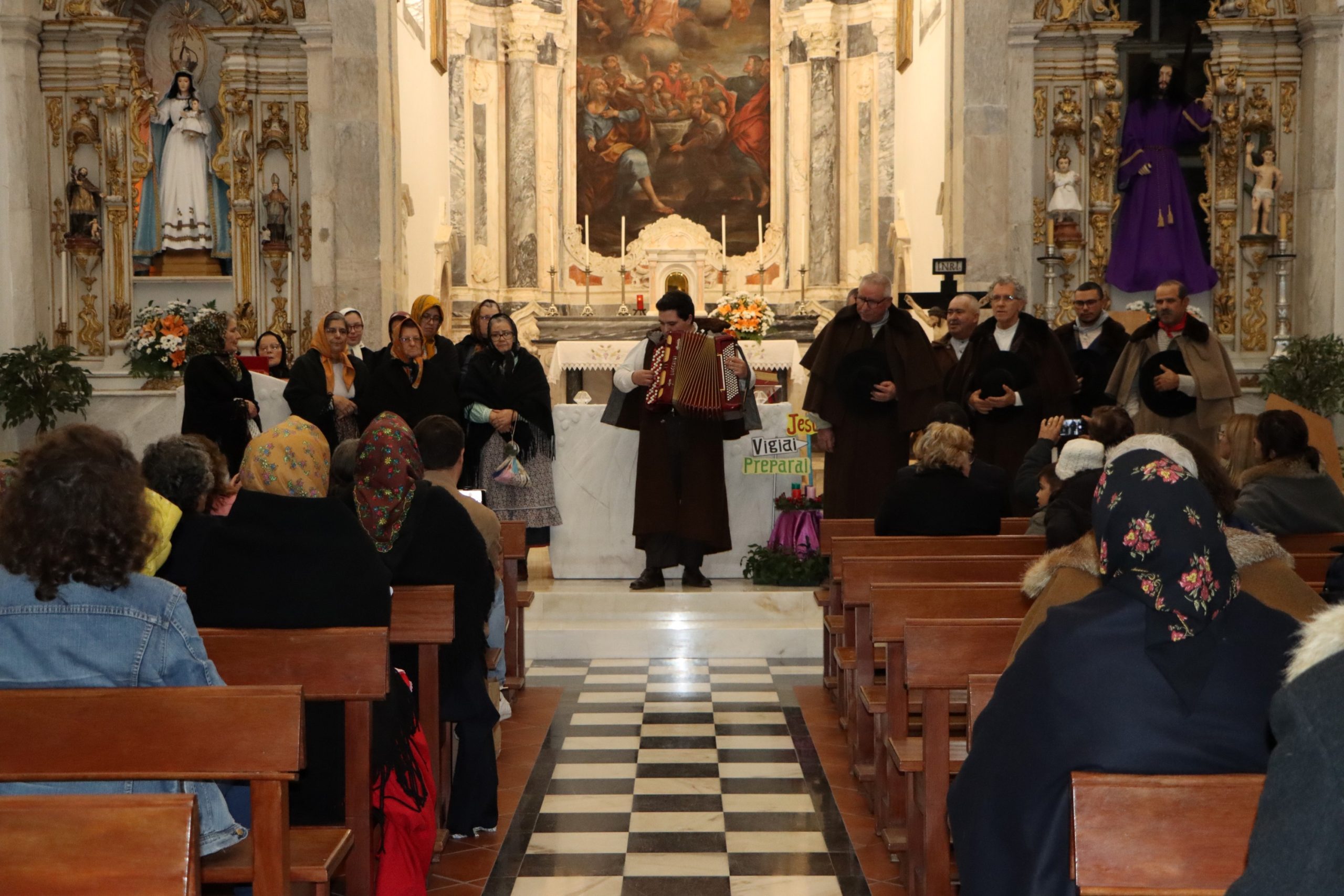 Cantares ao Menino proporcionaram uma noite especial na Igreja Matriz de Casa Branca